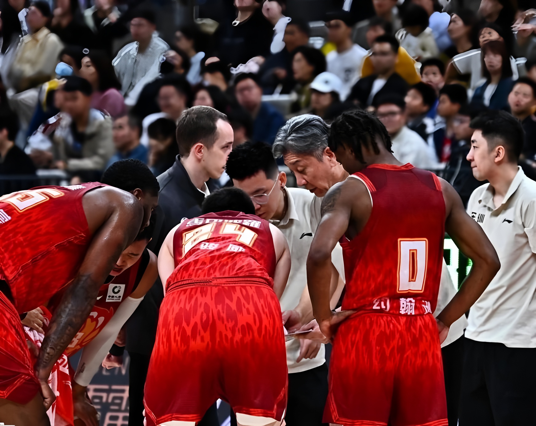 NG大舞台-关于冲刺阶段广东宏远备战CBA常规赛清晨山东泰山备战亚冠，风云突变山东男篮清晨复出首秀瞬间刷屏的信息
