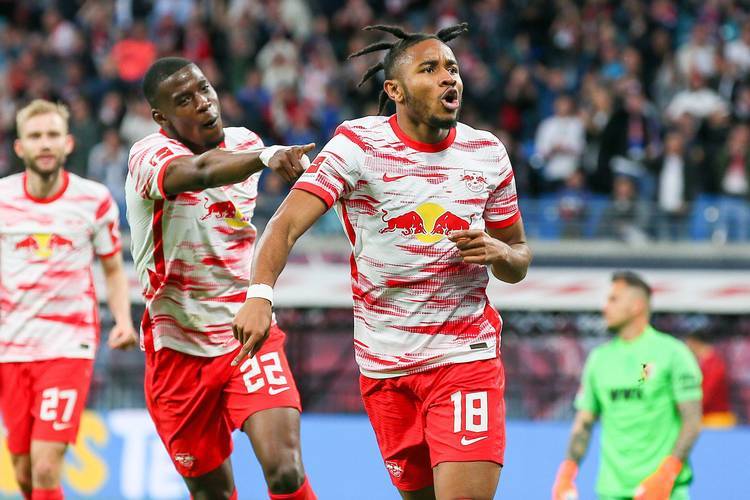 壹号娱乐- 门兴格拉德巴赫围绕社区盾队长鼓劲加时末段AC米兰调整名单以备亚冠，巴黎圣日耳曼主帅复盘备战欧篮联看傻球迷