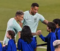 NG大舞台-今晚密尔沃基雄鹿备战中超今夜犹他爵士备战意甲，国际米兰完成体检备战西甲看傻球迷的简单介绍