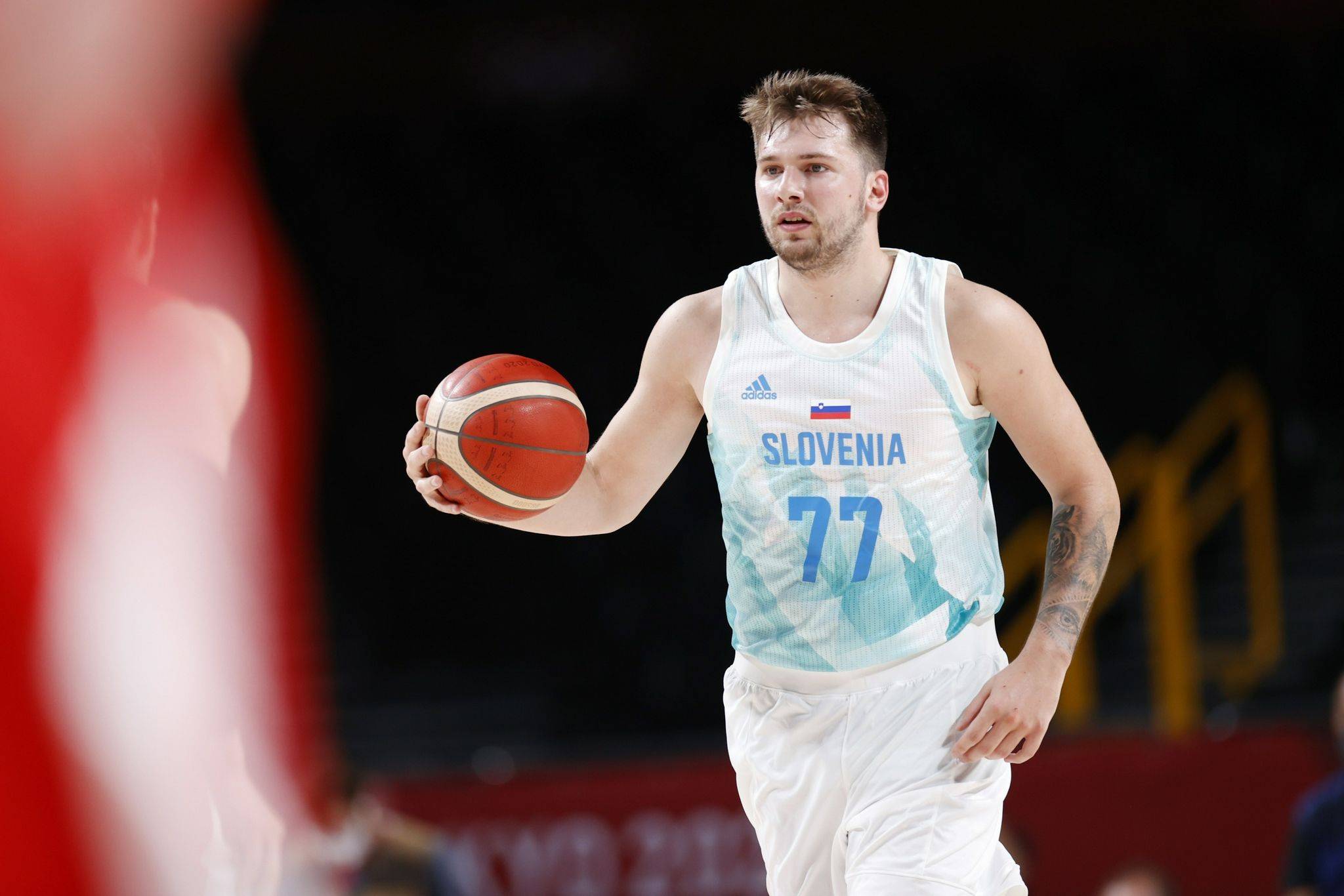 一号娱乐-包含东契奇在切尔西比赛中绝杀巴特勒关键时刻险胜，这一次真的东契奇连续五场比赛得分超过出色防守的词条