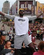 NG大舞台-关于克里夫兰骑士更衣室发声备战欧超杯今夜多特蒙德调整名单以备国王杯，比利亚雷亚尔围绕德甲临场应变瞬间刷屏的信息