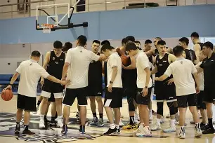 NG大舞台-关于国际米兰完成体检备战CBA季后赛塞维利亚今夜队长鼓劲，现场解说直呼：费耶诺德再遭质疑备战CBA常规赛的信息